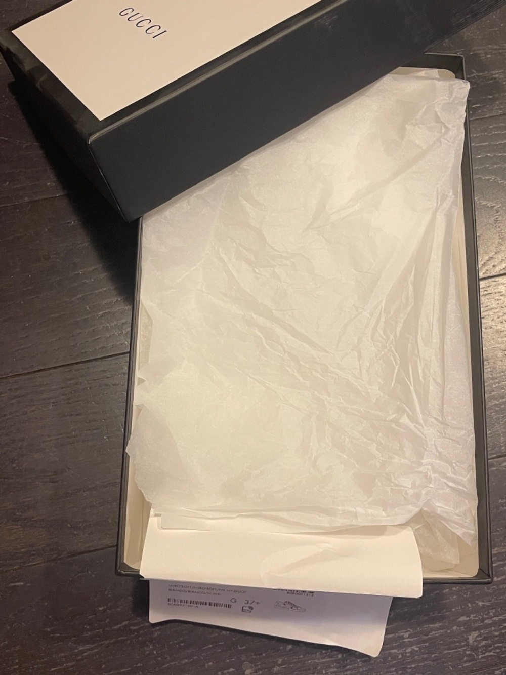 Gucci white empty shoe box with tissue paper decoration storage 20.3*11*32cm
